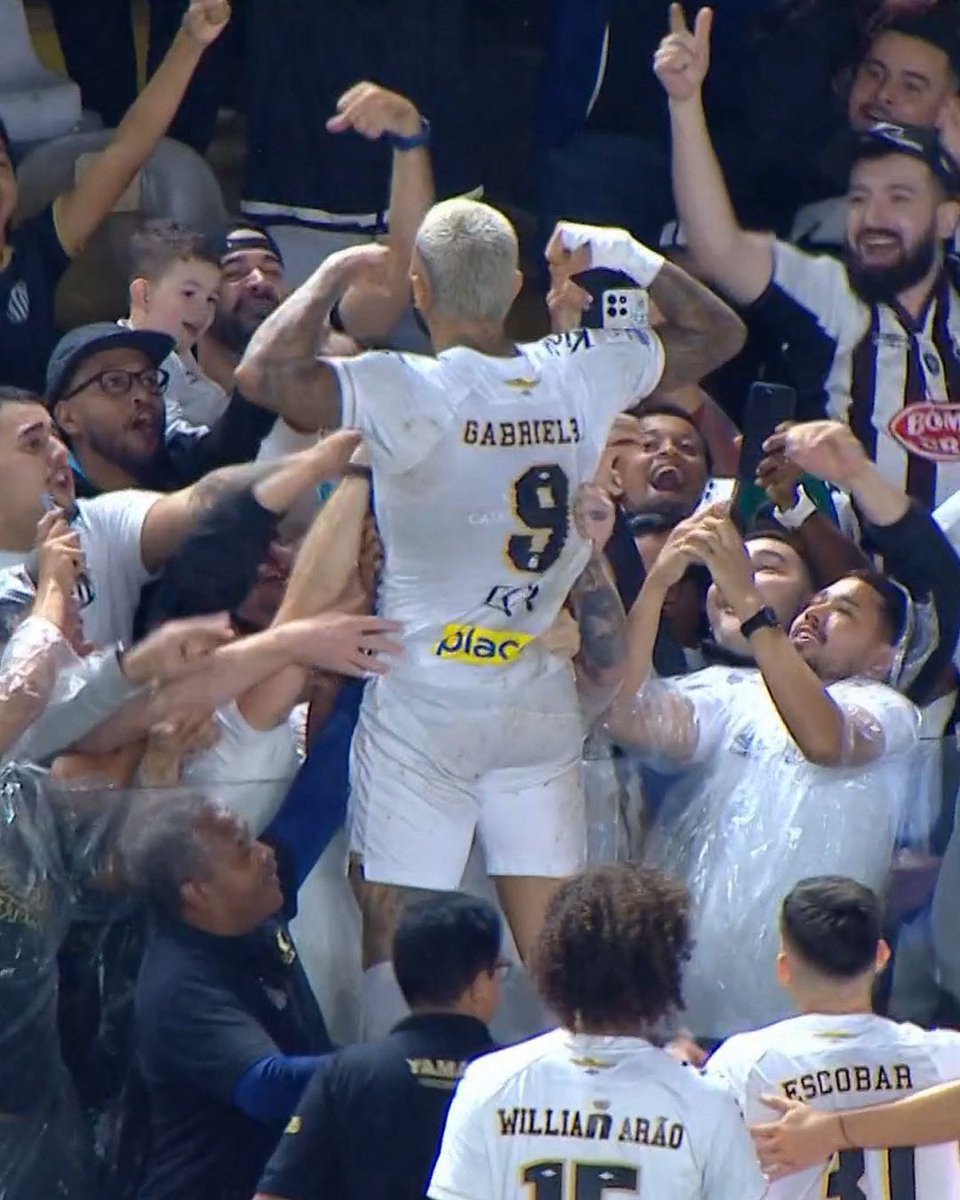_osamm's tweet photo. > Faça gol
> farme aura na comemoração 
> toma amarelo
> mostra o pinto pro juiz
> seja expulso 

AURA. 
9. https://t.co/D9XAnH9ybL