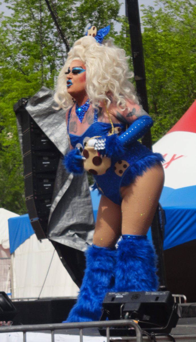 m4goodtimes's tweet photo. A very popular #dragqueen at this afternoons show at #Dragfest #ChurchillSquare in #Edmonton. https://t.co/4gbhoZFvVE