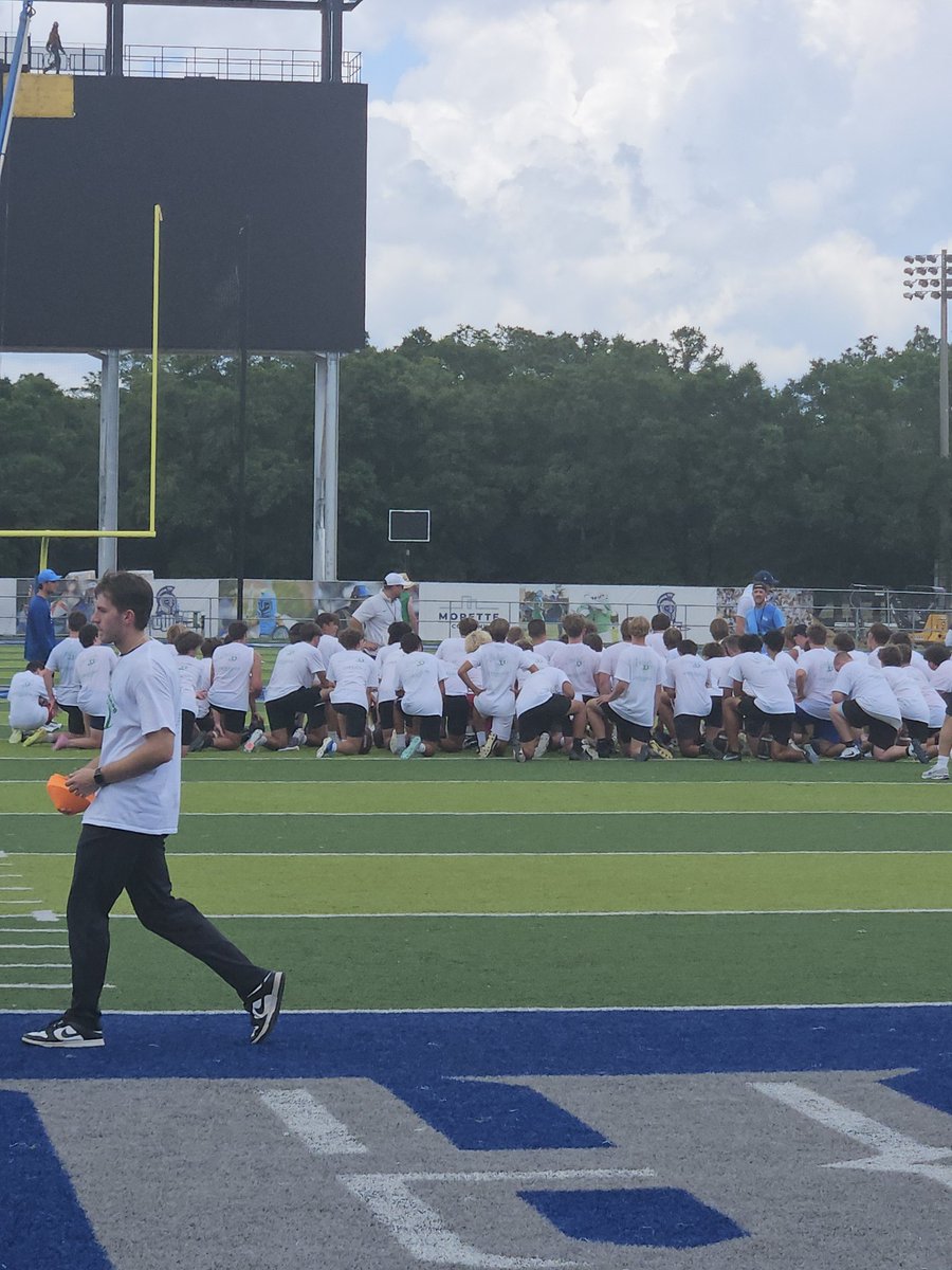 BBennett2028's tweet photo. Had a lot of fun and learned alot and met some great people @UWFFootball  specialist camp. Thanks to @CoachKNobles and all the staff at UWF football for a great camp at an up and coming School with a bright future. Had a great time and will be back. Here are a couple of my snaps. @CoachMcCrayLHS @john_sprad @action2348 @Linc_TrojansFB