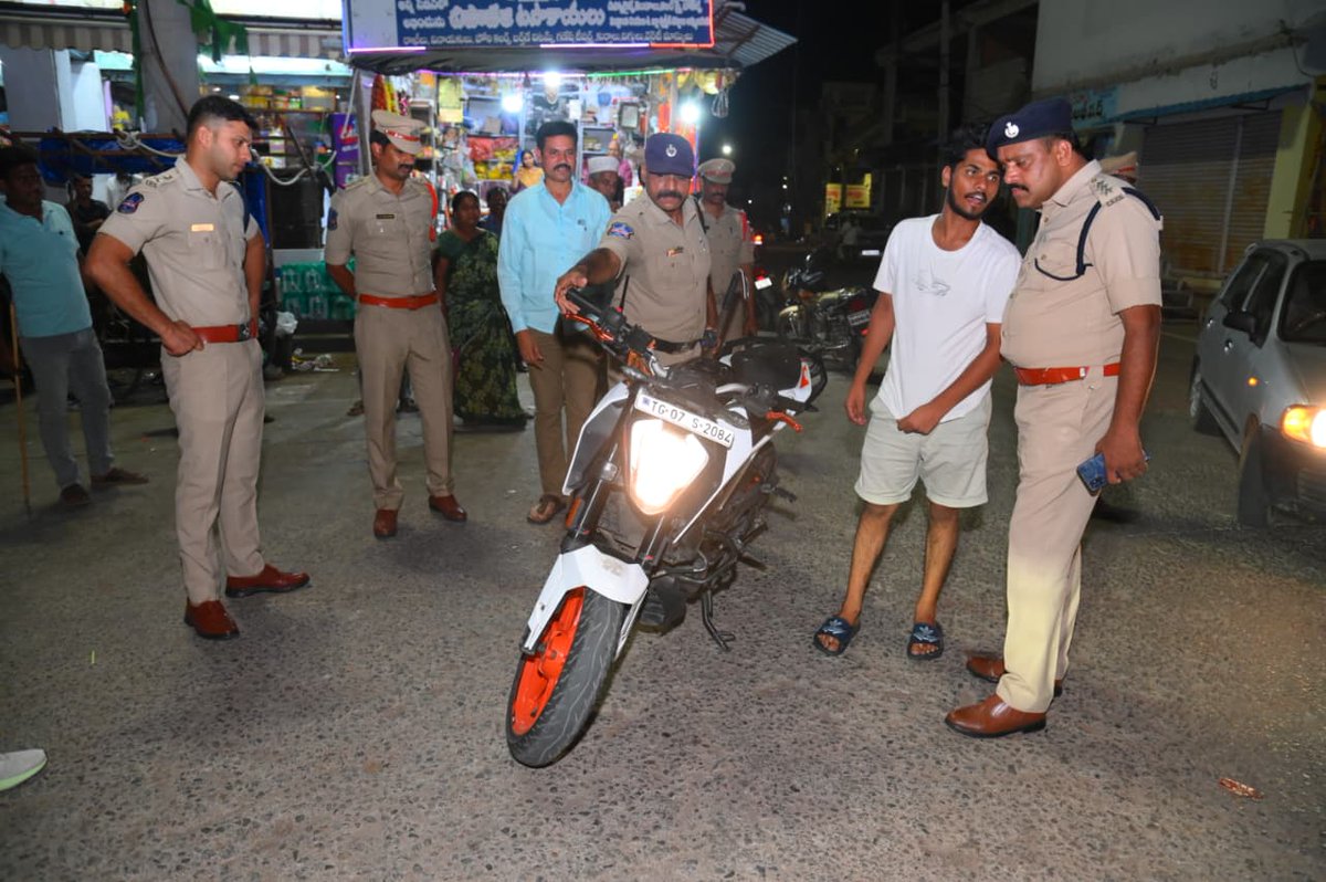 NalgondaCop's tweet photo. *Extensive Naka Bandi and Surprise Vehicle Checks Conducted Across Nalgonda District*
•Special inspections conducted with nearly 1,500 police personnel
•Special surveillance on suspicious vehicles and individuals
•Public safety remains the top priority of the police
•Continuous inspections to prevent and control crime – Nalgonda District SP Sharath Chandra Pawar, IPS
With the objective of maintaining law and order, preventing crime, and enhancing the sense of security among the public, extensive Naka Bandi operations and surprise vehicle checks were conducted across all police station limits in Nalgonda district on Saturday night as per the directions of Nalgonda District SP Sharath Chandra Pawar, IPS. The District SP personally participated in the inspections, reviewed the arrangements at various locations, and issued necessary instructions to police officers.
A total of 47 check posts were established across the district, and extensive vehicle inspections were carried out with the participation of nearly 1,500 police officers and personnel. Special surveillance was maintained in Nalgonda, Miryalaguda, Devarakonda, major towns, national highways, busy junctions, vulnerable areas, and locations where groups of youths frequently gather during nighttime.
During the operation, two-wheelers, cars, auto-rickshaws, and other vehicles were thoroughly inspected. Police verified vehicle documents, driving licences, and registration number plates, while giving special attention to motorists driving under the influence of alcohol. Action was taken against 260 vehicles for various violations, including riding without helmets, triple riding, rash driving, modified silencers, and driving vehicles without proper number plates.
Police also questioned suspicious persons moving around during late-night hours and recorded their details. Special monitoring was carried out on the movements of known offenders, rowdy sheeters, and suspicious vehicles.
Speaking on the occasion, District SP Sharath Chandra Pawar, IPS, stated, “We will not tolerate any activities that disturb law and order in the district. Ensuring public safety is the primary objective of the police department. Such surprise inspections will continue regularly as part of our efforts to prevent and control crime. Strict action will be taken against traffic violators, suspicious persons roaming during nighttime, and those who create fear or inconvenience among the public.”
The SP further advised youth to respect the law and act responsibly. He warned that cases would be registered and vehicles seized against those involved in road stunts, operating vehicles with excessive noise, or engaging in activities that cause inconvenience to the public.
The District SP also appealed to citizens to cooperate with the police and immediately report any suspicious persons or incidents, emphasizing that maintaining peace and public safety is a shared responsibility of all members of society.
DSPs, Circle Inspectors, Sub-Inspectors, and police personnel participated in the operation.

#Nalgonda_District_Police
#Sharat_Chandra_Pawar_IPS
#NakaBandi #VehicleChecking #TrafficSafety #RoadSafety #LawAndOrder #CrimePrevention #PublicSafety #PolicePatrolling #TrafficEnforcement #SafeNalgonda #CommunityPolicing #TelanganaPolice #PoliceAction #RoadDiscipline #CitizenSafety #NightPatrolling #StaySafeStayAlert
