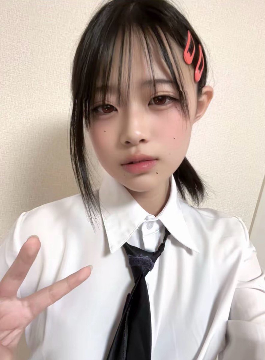藍 tweet media