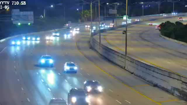 MartialStream's tweet photo. @fl511_i95 🧐MM 71 south bound  got a vehicle sitting several days. https://t.co/JQt2eM1v9T
