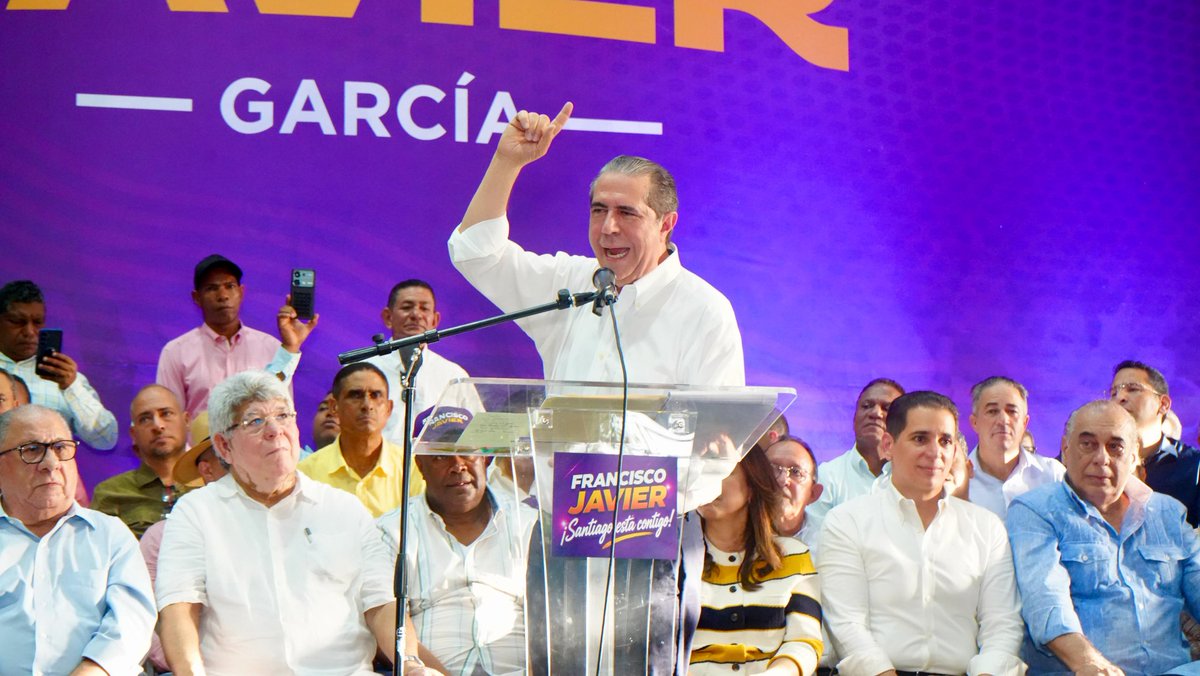 deyvy_santana's tweet photo. Santiago habló claro: Francisco Javier  sigue consolidándose como la opción más fuerte para ser el próximo candidato presidencial del PLD y próximo presidente de la República Dominicana. Con liderazgo, experiencia y respaldo popular, avanzamos sin distracción hacia el  2028. https://t.co/cXtTpOfHhI