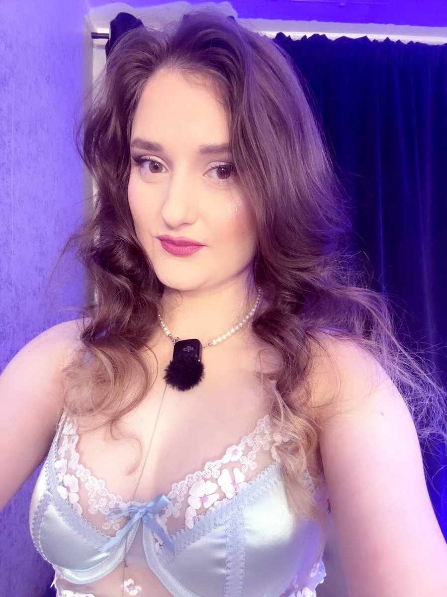 JessicaBayX's tweet photo. Someone's paying very close attention 👁️
   @models4_models @stripchat
   #Stripchat #Explore #CamGirlLife
🔗https://t.co/hCTf2UFNqU🔗 https://t.co/QFyQPS11mm