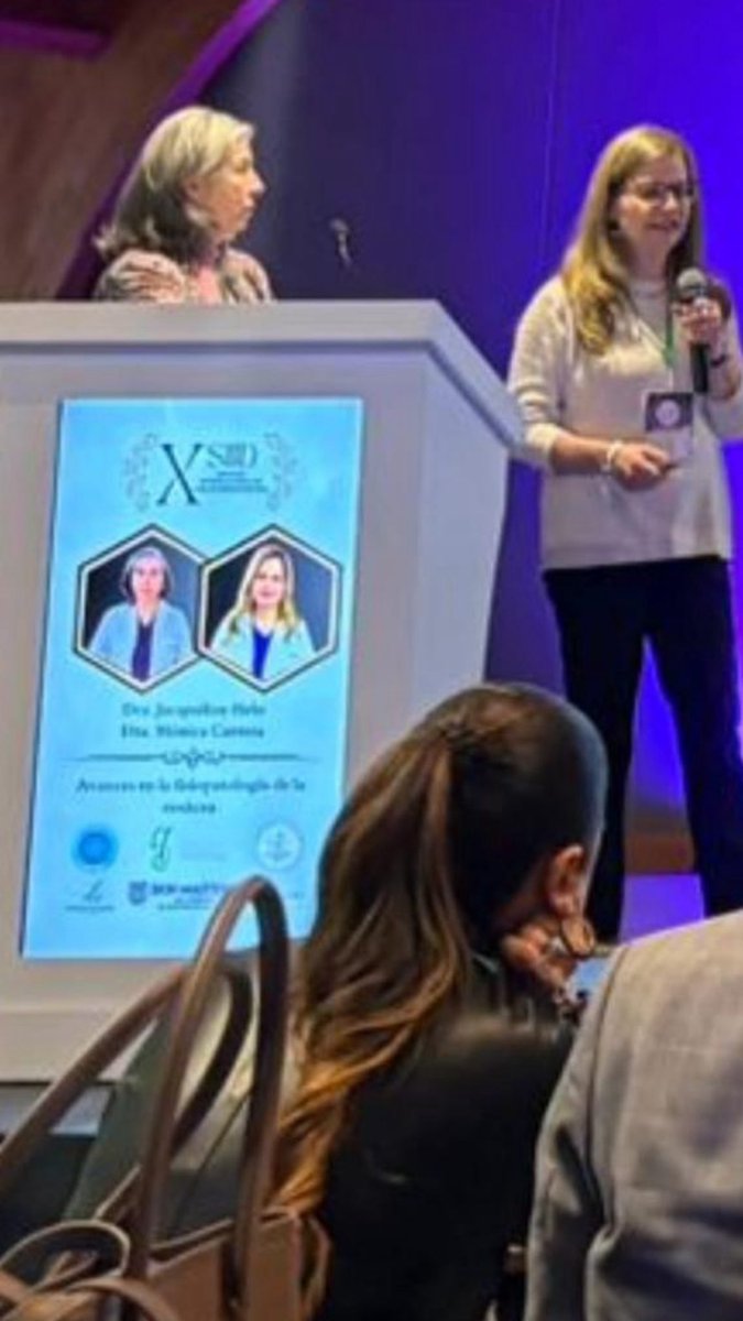 jacquihelo's tweet photo. Compartiendo conocimiento en el simposio de inmunodermatología con grandes colegas!! https://t.co/NulUizqNIN