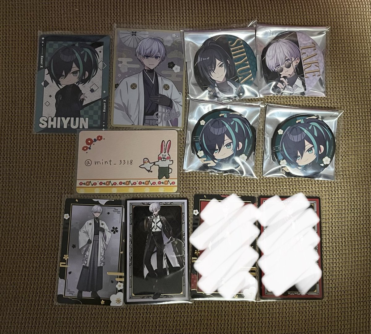 mint_3318's tweet photo. 【交換】騎士X KnightX ニューイヤーグッズ 缶バ メタカ おみくじカード

譲）💚、🤍

求）🩷
缶バ▶︎和装、洋装、デフォ各1
決まり次第どのビジュでも◎
メタカ▶︎同種
おみくじ▶︎洋装1、デフォ1

なるべく纏めてのお取引
郵送or日程合えば🍓👟現場手渡し

#騎士Xグッズ交換 #KnightXグッズ交換 https://t.co/6153SXm9Dy