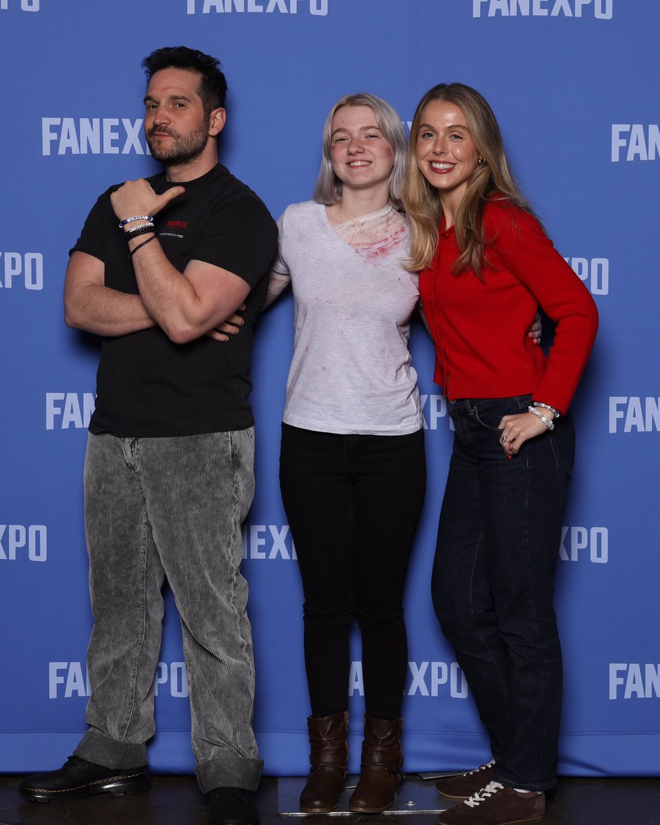 enixolee's tweet photo. today was good.. ๐ฅน๐ฅน || #fanexpophilly #residentevil #cosplay #nickapostolides #angelasantalbano https://t.co/RfL9dO7oSz
