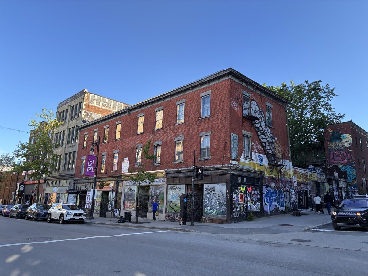 MarkSavic's tweet photo. A lovely walkable day in Montreal - last month here before the move to Toronto https://t.co/8Ax2kCoVK8