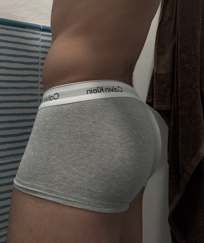 pasboy0's tweet photo. Quiero montarme en una verga con mi culito 🍑🥵 quien? https://t.co/wbb6OXfe5w