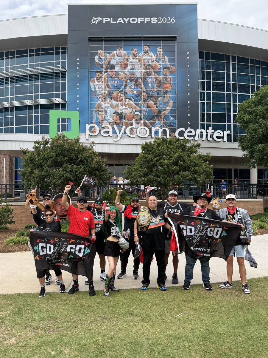 SpursJackals's tweet photo. SPURS ARE UP 7 AFTER ONE

GO SPURS GO
#Ad https://t.co/b01CW6iyoR