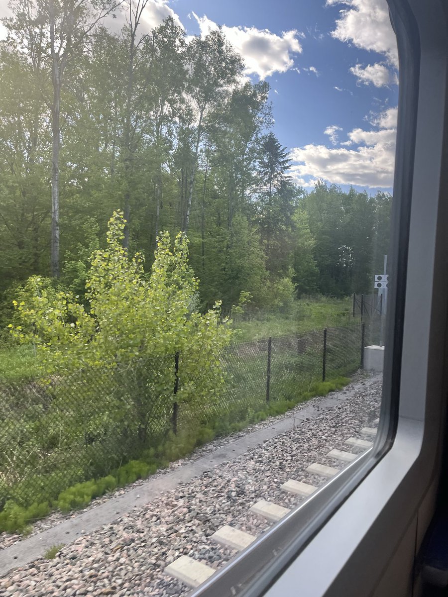 MFoxtonLF's tweet photo. Bowesville park &amp; ride to Little Italy on the Ottawa LRT OTrain for dinner with kid 2. He says the future is in trains. Quiet, smooth &amp; efficient at moving people.  Important to experience &amp; learn how our communities can be connected. So many possibilities if we dare to imagine! https://t.co/fMeOwopMZy