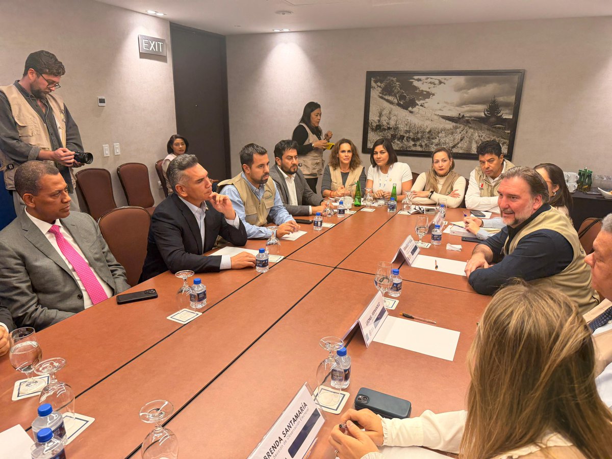 alitomorenoc's tweet photo. En Colombia, como parte de los trabajos de la Misión de Observación Electoral Internacional de la COPPPAL, sostuvimos una reunión con la Misión de la @OEA_oficial para revisar el desarrollo de la elección y contrastar lo que está pasando en territorio.

Estamos para vigilar que se respete la democracia y la decisión de la gente. Con presencia en campo y buena coordinación, seguimos de cerca la jornada para que se cumpla la voluntad popular y que cada voto cuente.