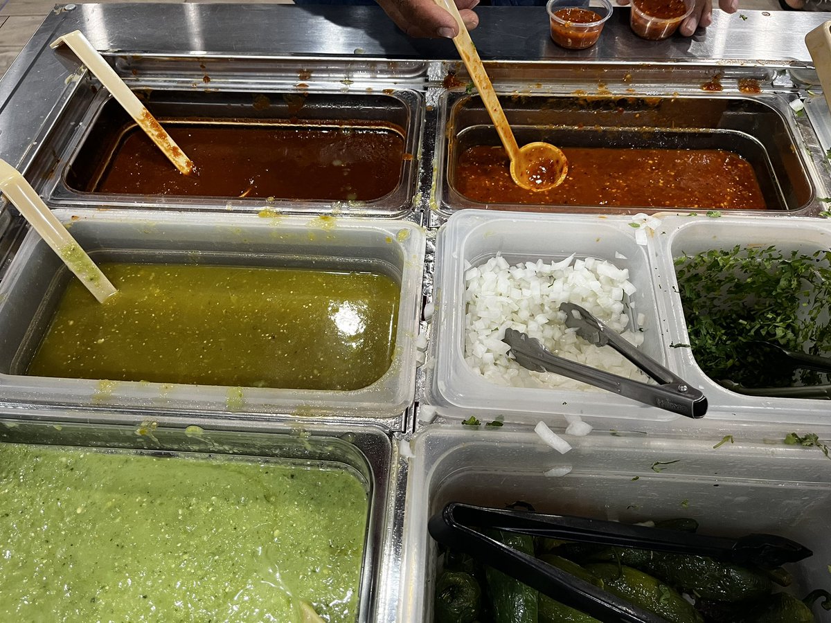 p8stie's tweet photo. MEXICAN FOOD IS HIGH VIBRATIONAL 

EVEN IF YOU. CAN ONLY AFFORD CHIPS OR ONE TACO

THE SAUCES TOPPINGS AND CARROTS 

WILL HEAL YOU ON A FOUNDATIONAL LEVEL https://t.co/uqwxRtPfXB