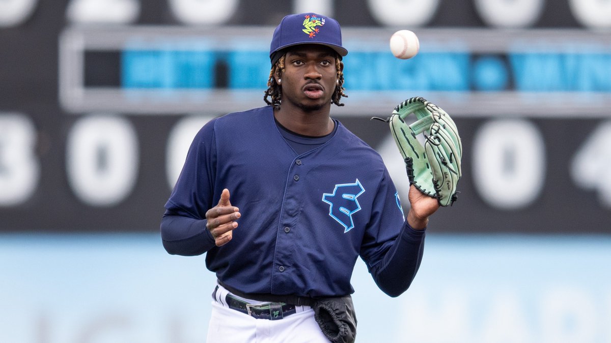 MLBPipeline's tweet photo. Switch-hitting shortstop Felnin Celesten enters the Top 100 Prospects list upon the graduation of Trey Yesavage.

Grades and more on the #Mariners phenom who sports a .317/.423/.472 slash line at High-A: https://t.co/I6JI5b4c0G https://t.co/Q3gJUkNggf