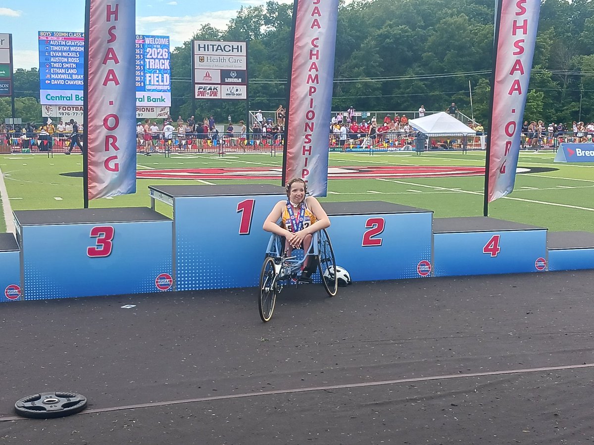 myCTsports's tweet photo. STATE CHAMPION.

Junior Lilly Morgan wins the para discus for @LNEagleTF with a throw of 6.37 meters (20 feet and 11 inches) in the Class 5 State Championships. https://t.co/VjLC1Fkw9D