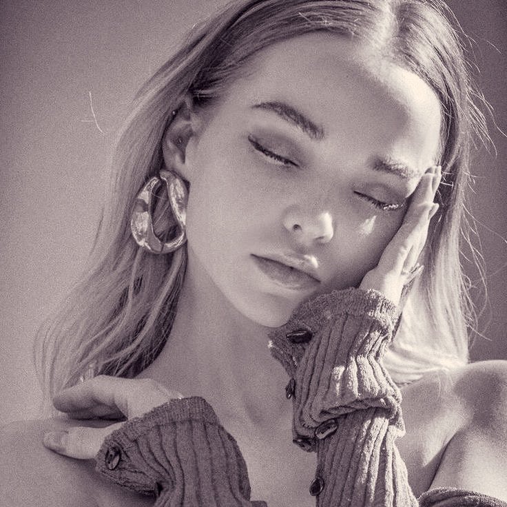 WordsOnFire_'s tweet photo. 𝑇ℎ𝑒𝑟𝑒 𝑖𝑠 𝑛𝑜 𝑟𝑖𝑔ℎ𝑡 𝑡𝑖𝑚𝑒. 𝑇ℎ𝑒𝑟𝑒 𝑖𝑠 𝑗𝑢𝑠𝑡 𝑡𝑖𝑚𝑒 𝑎𝑛𝑑 𝑤ℎ𝑎𝑡 𝑦𝑜𝑢 𝑑𝑜 𝑤𝑖𝑡ℎ 𝑖𝑡.

—𝑈𝑛𝑘𝑛𝑜𝑤𝑛 https://t.co/Tz1o3YTaFE