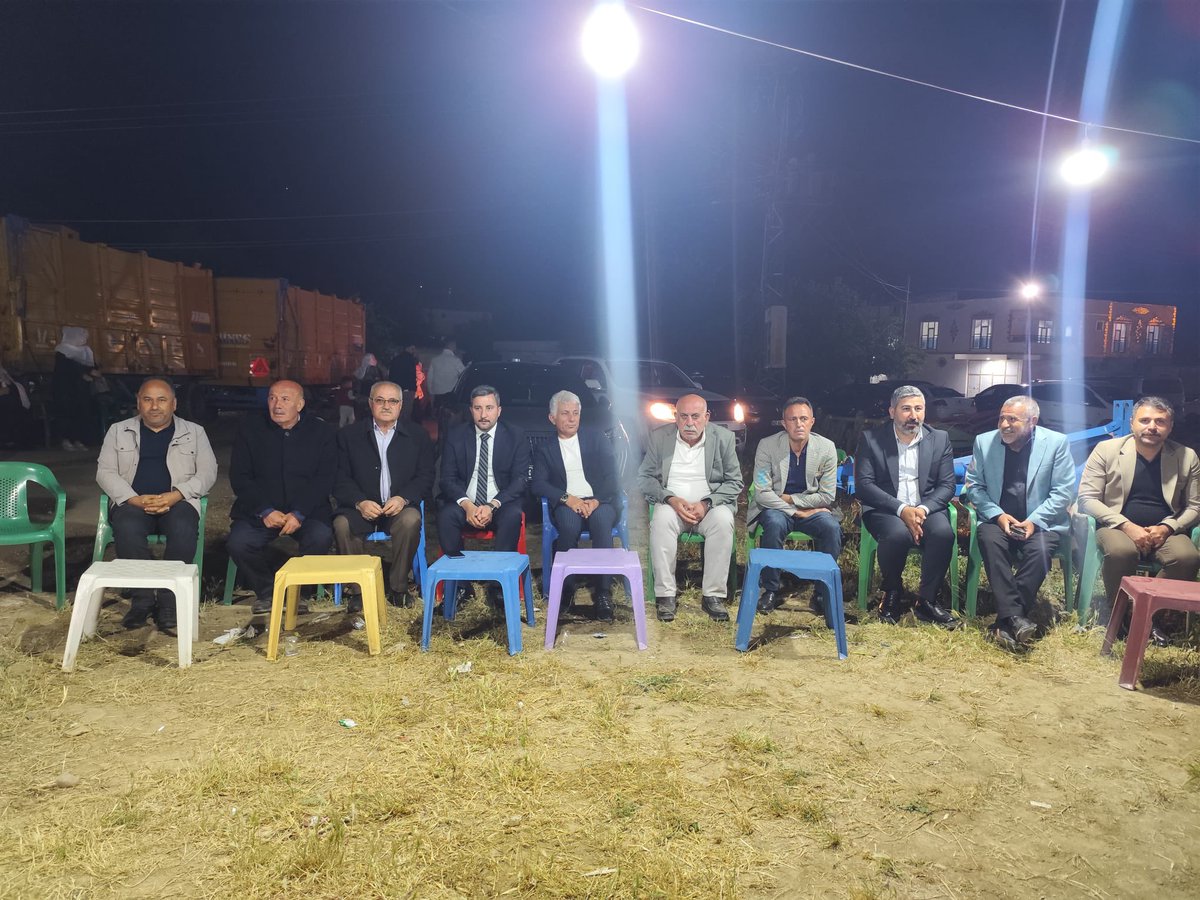VolkanKARADENZ4's tweet photo. 📍Köprülübağ (Kinyat) Mahallesi Silvan 

İlçe Başkan Yardımcılarımız ve Yönetim Kurulu Üyelerimiz ile Birlikte. Köprülübağ Mahallesinde Sümer ailesinin düğün törenine katıldık.

Genç çiftlerimize iki cihan saadeti dileriz. https://t.co/olyQO6vIaI