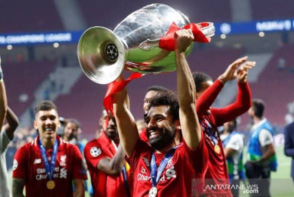 citogog's tweet photo. Gapapa, Arsenal… kalah di Final UCL itu ndak memalukan. Itu cuma sedang ndak beruntung aja. 😍

United, Liverpool, Chelsea, dan City juga pernah ngalamin kok. Sedih sih… tapi gapapa. Berbesar hatilah. 😎

Yang memalukan itu yang ndak pernah menangin piala UCL. 🤪 https://t.co/Vhtp768YhS
