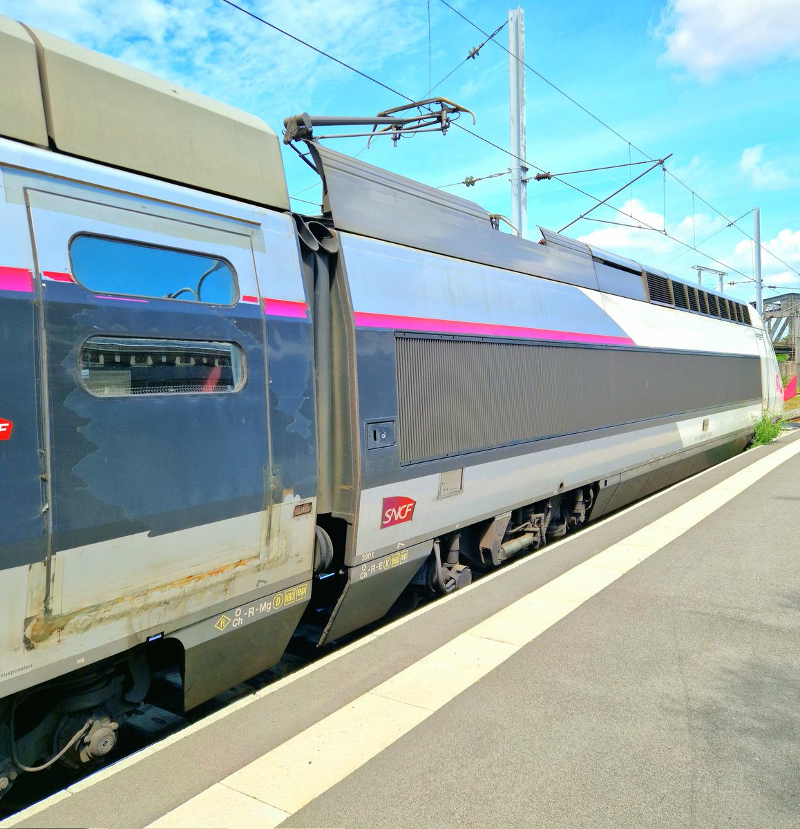 sgenmobilite's tweet photo. 📽 TGV inOui🚄POS - Lacroix n°4404 : Arras ➡️ Valenciennes via Douai 🎥
https://t.co/Qmu7Kpf7Ig
#tgvpos #tgvpos4404 #pos4404 #tgvinoui #tergv #arras #douai #valenciennes #sncfcarmilion #interieurlacroix #pos #parisostfrankreichsuddeutschland #terhdf https://t.co/gYHMMdj7uX