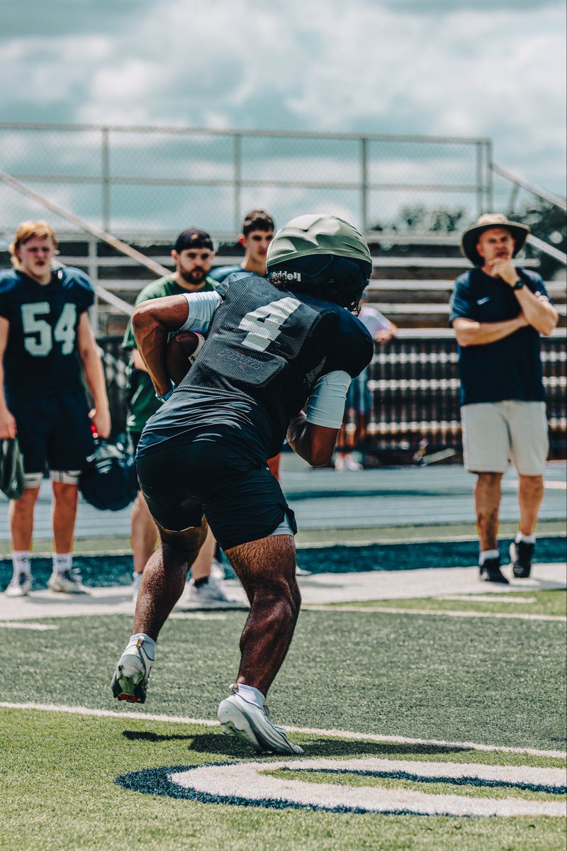 Mann_pierreP's tweet photo. Clips of the Greenwood team on Friday!  

|6'3| 210| 2027|  |Wideout|

12 Offers  | Little rock christian Academy| 

JR Flim ⬇️ All state WR
https://t.co/hKB96CBYsc

@Coach_Grimmett @waedmondson @__kendelgivens @Akeem_Gilmore
@Coachjtolleson @JayMeadors @CoachSteely @CoachLeCroix @PrepRedzoneAR @247Hudson