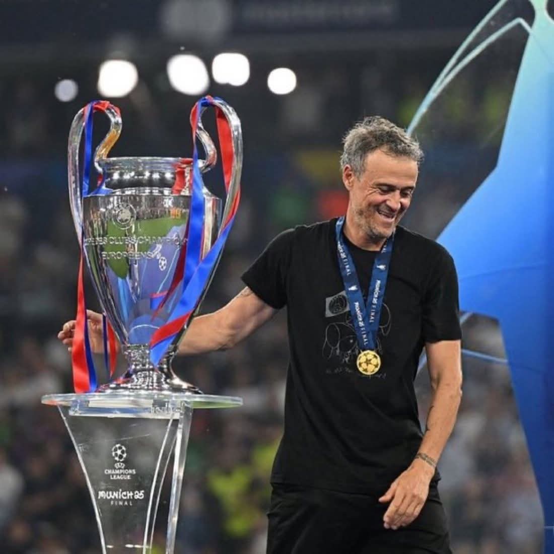 WendyFCB2023's tweet photo. Estigui on sigui, LUCHO segueix sent un CULÉ més i sempre s'alegra per les victòries del BARÇA. I jo m'alegro dels seus èxits, de la seva filosofia, el seu estil de joc... 💙❤️💪 https://t.co/u6DzgZwB6x