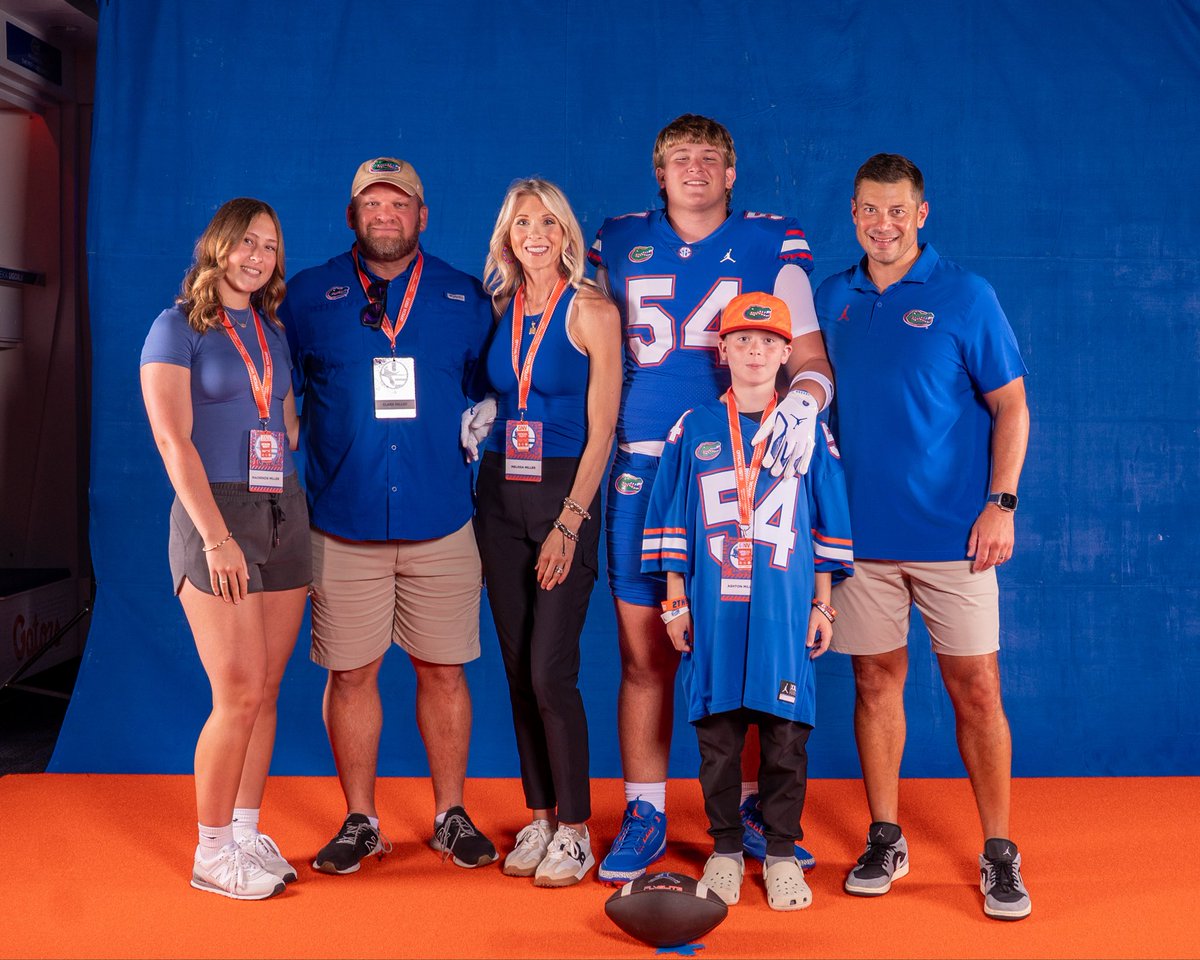 PeytonMill09's tweet photo. OV in the books. I love being a Gator! 
#GoGators 
@GatorsFB https://t.co/ypz6usRla0
