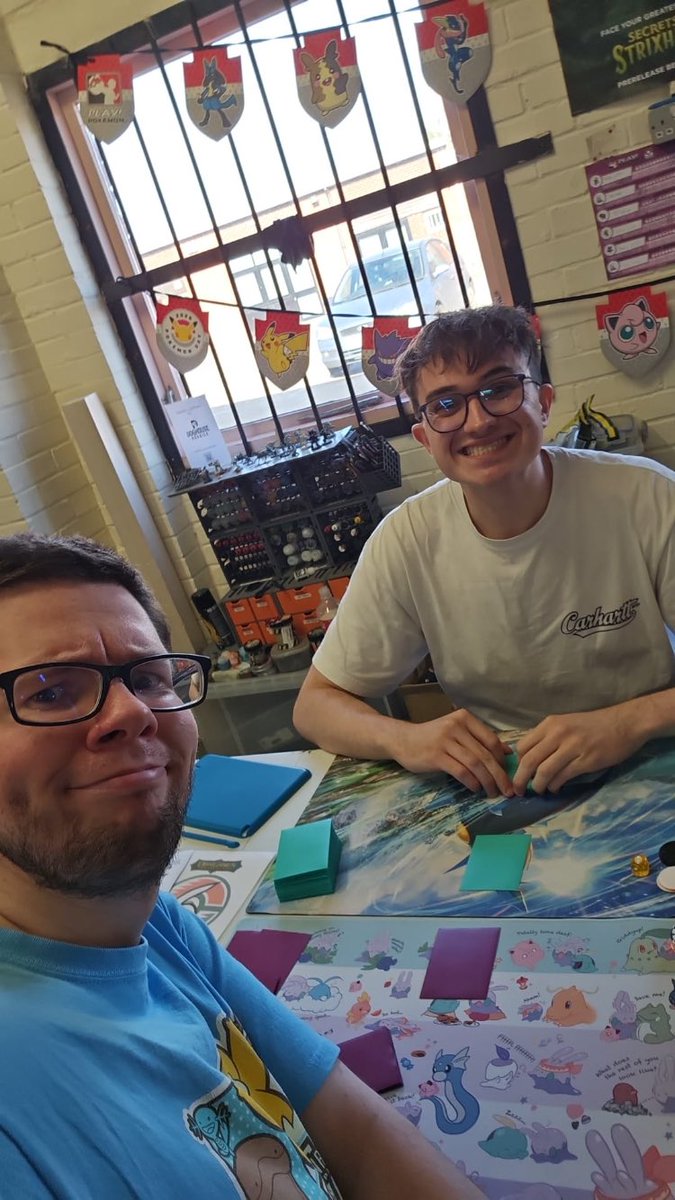 JoshParkks's tweet photo. Turns out all it takes to win a league cup is some hammers and mind bending 
Been trying to do this since I was 14, I had 2 goals this year day 2 and win a cup so happy I got there on the last day! 
SO @TheOriginOfNerd for the top 4 game and saving us from the melted train track https://t.co/A2uMyxNwoq