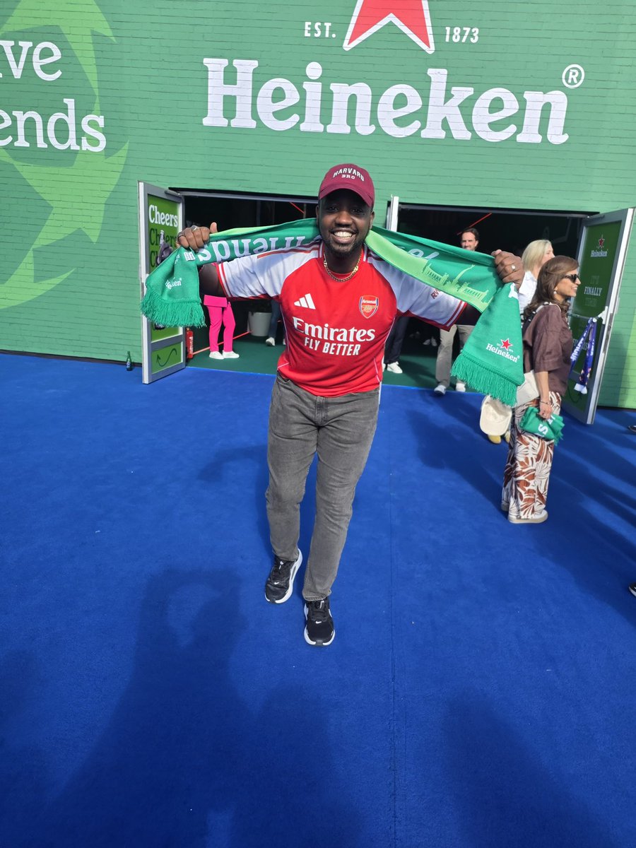 coachgaelk's tweet photo. Dore interuro 4 zisobanura imbamutima zanjye iri joro ! 

1.  Win or loose Rwanda still won ( Visit Rwanda)🇷🇼 
2. ⁠To all haters 😉 win or loose we’re still champions mubyibuke ( Man.U, Chelsea, Liverpool  n’abandi...turacyabayoboje inkoni y icyuma) 😂
3. ⁠Abumva ko tubabaye dushize cyangwa ducitse intege...mwibuke ko iyi kipe tutayivuyeho mu myaka 22 twari tumaze nta gikombe, dutsindwa(Loyalty), rero uyu mwaka rwose ntacyo udutwaye pe!! 

4. AGASHINGURA CUMU; ...ndabibutsa ko dufite ikipe ifite imyaka mike ku Isi(on average) rero dufite ikipe nziza,turacyahari igihe kirekire, tuzagaruka inshuro nyiiiinshi.

#Never underestimate the heart of a champion...

And again Congrats to PSG and Visit Rwanda🇷🇼

#Gunners4Life
