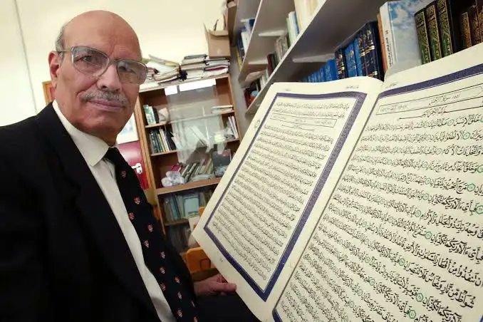 msoltramari's tweet photo. "A grasp of certain features of Qur'anic style is essential for proper understanding. [...] what has been assumed to be bad grammar is in fact a well-established and effective feature of Arabic literary writing." - Muhammad Abdel Haleem https://t.co/Jkl6NyHKho