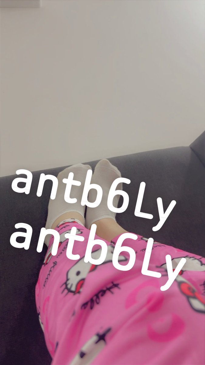 antb6ly's tweet photo. تبوس رجولي؟🤭 https://t.co/4fV1BWuhuo