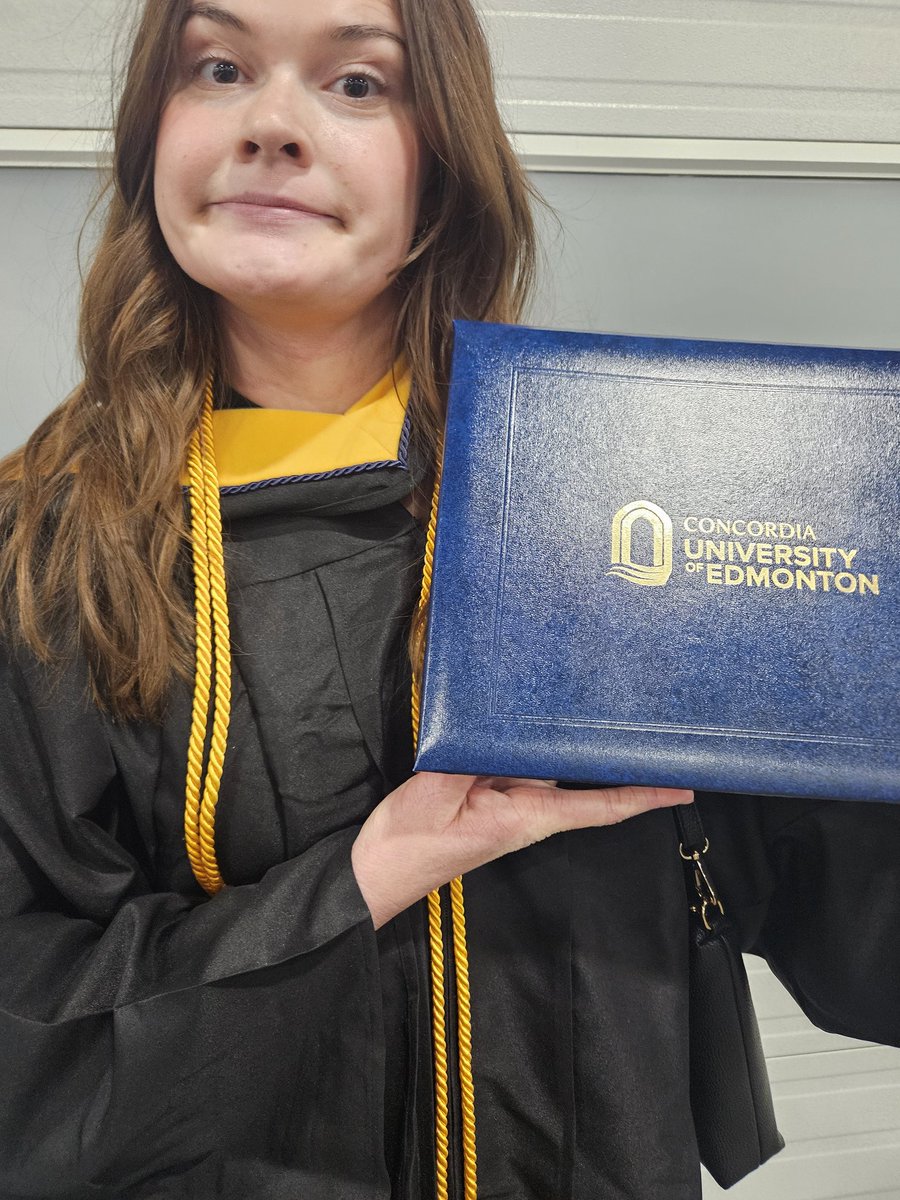 Geetee_123's tweet photo. Honors with Distinction from University. The girlchild has now become the WOMANchild.
Congrats Tommy! https://t.co/81EOtAj2r9