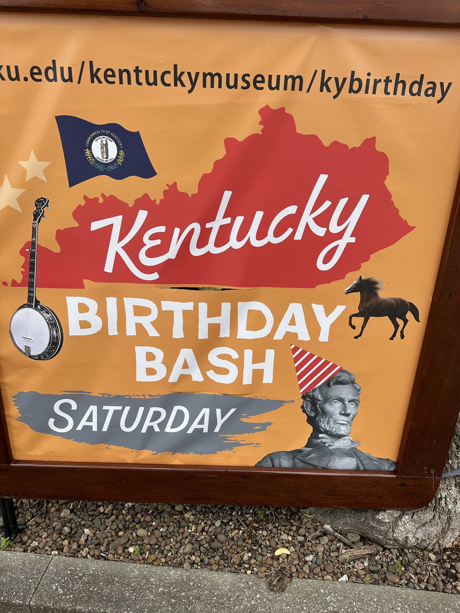 BGKYPolice's tweet photo. We had a great time celebrating the Kentucky Birthday Bash with our friends at the Kentucky Museum today! Thank you for the invitation and for all you do to preserve Kentucky’s history. We always enjoy opportunities to connect with our community. #BGKY #KentuckyProud https://t.co/7sa3XPCg7v