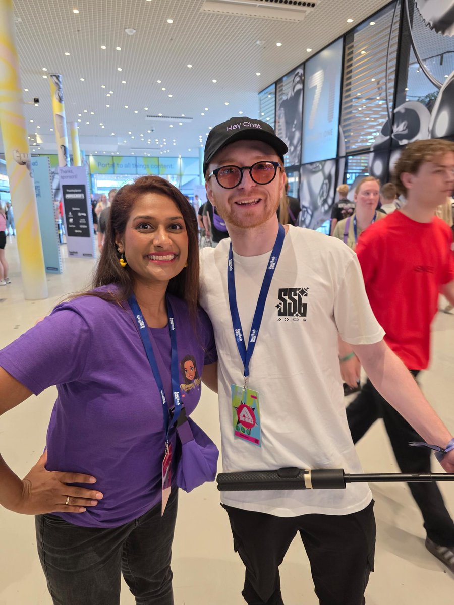 KoenDeetman's tweet photo. I love to play @reachthefinals but if anyone is worth it to watch, it's @NEONGutsz (The Broadcaster) it was very nice to meet IRL! 🙏🏻 (Sorry for the scare 🤣) https://t.co/0tjz0H8axe