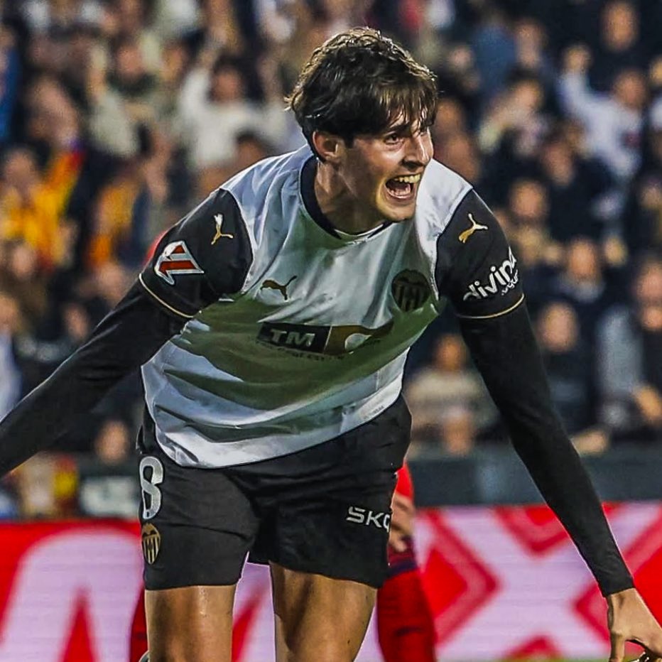 tonyj47908's tweet photo. 🚨 BREAKING | TRANSFER 🔴
NEW NAME. NEW TARGET. 👀
Man United are eyeing Valencia's Javi Guerra — €40M & Arsenal want him too. (CaughtOffside)
We move first. 😤🔴
📰 #CaughtOffside | #MUFC ❤️✨ https://t.co/MGqZ4Z3Uo4