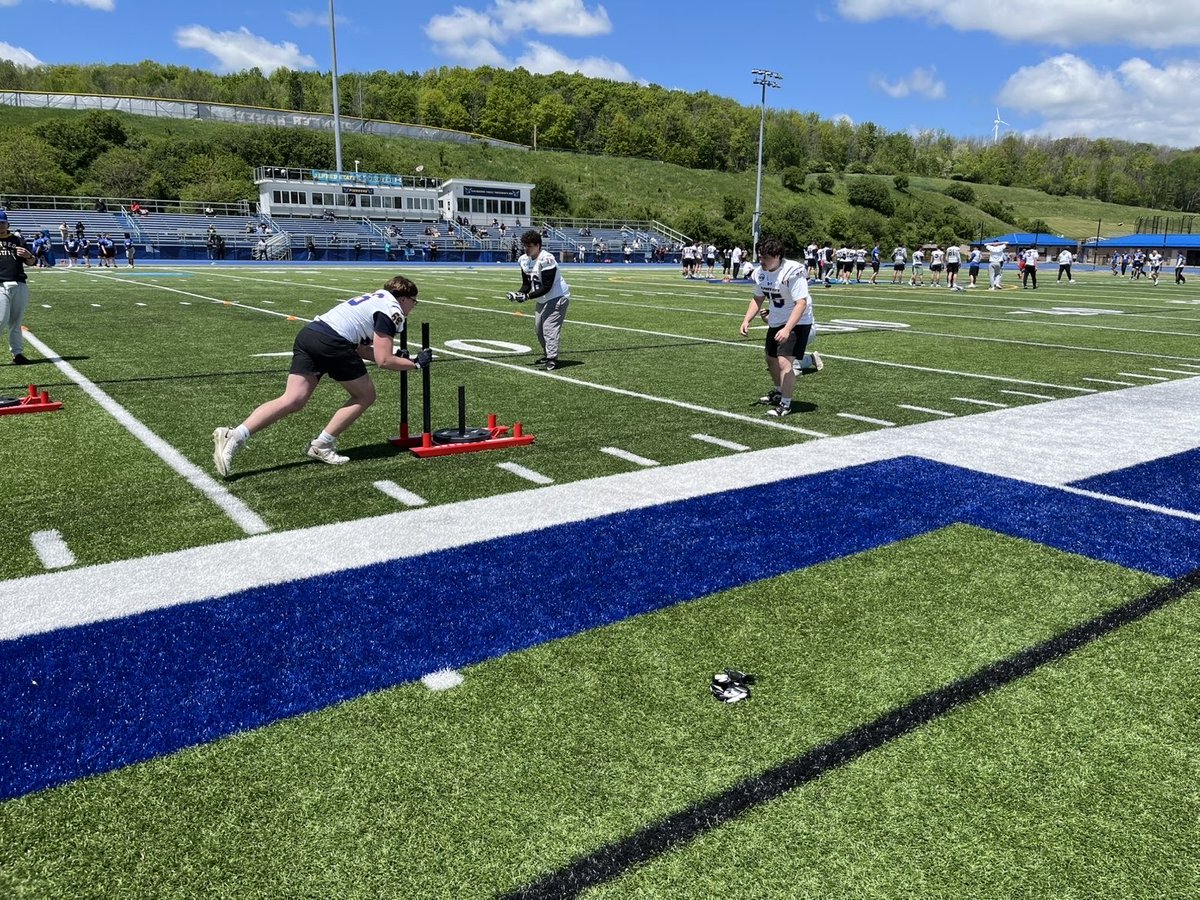 ALFREDSTATEFB's tweet photo. Very successful turnout today at our First ever prospect camp! Huge shoutout to all of the prospects who came to compete!
-
-
#alfredstate #alfredstatefb #topofthemountain https://t.co/R448xh6g0d