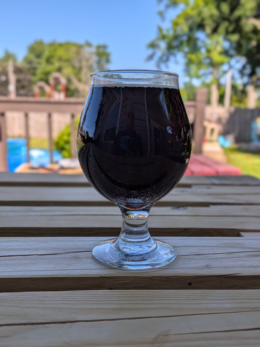 DrGoodBeer's tweet photo. #Stouturday in the sun. Cheers! https://t.co/87ENQfCD3g