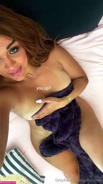 SofieJanemom's tweet photo. @abigaillutzxo Slide in my dm and get yours🤪😝 https://t.co/2ScqngveO8
