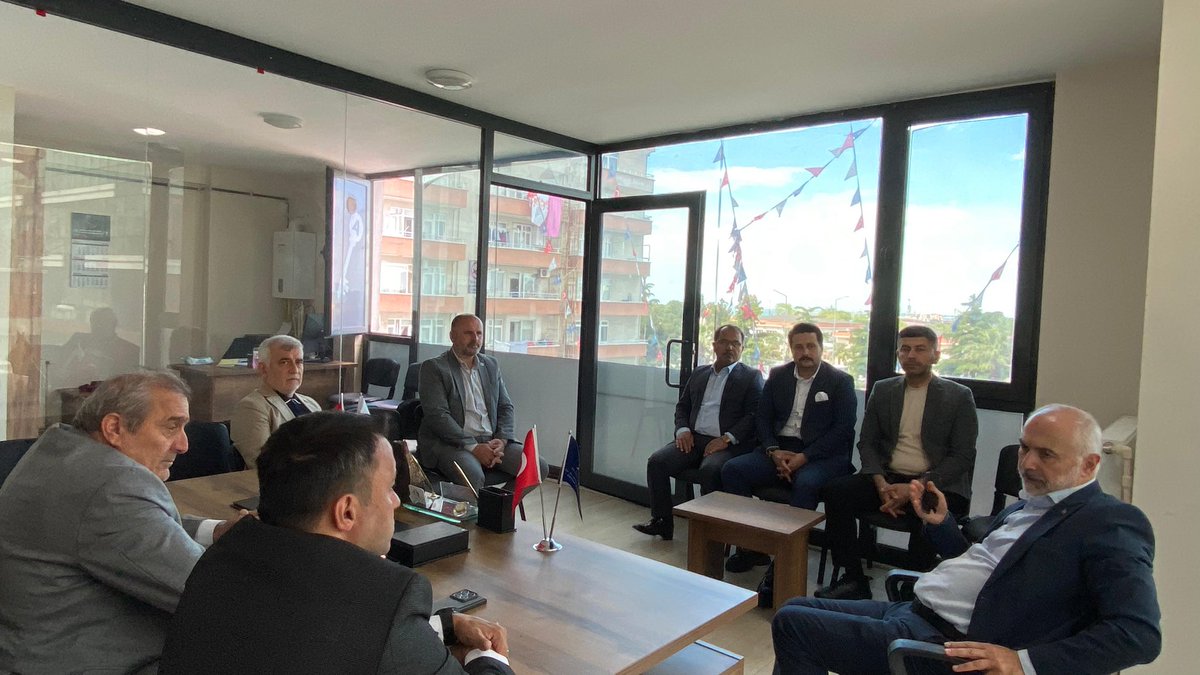 55akpartisamsun's tweet photo. İl Başkan Yardımcılarımız; Sayın Muharrem Kayan, Sayın Bülent Üstündağ, Sayın Yaşar Dursun Gündüzoğlu, Sayın Emre Başoğlu ve Sayın Ahmet Deniz, Kurban Bayramı vesilesiyle Anahtar Parti İl Teşkilat Başkanı Sayın Baturalp Batur ve İl Başkan Yardımcıları Sayın Adem Şenol, Sayın Yakup Çoban, Sayın İlker Karabulut’u ziyaret ederek bayramlarını tebrik ettiler.

Misafirperverlikleri için kendilerine teşekkür eder; tüm hemşehrilerimize huzurlu ve bereketli bir bayram dileriz.