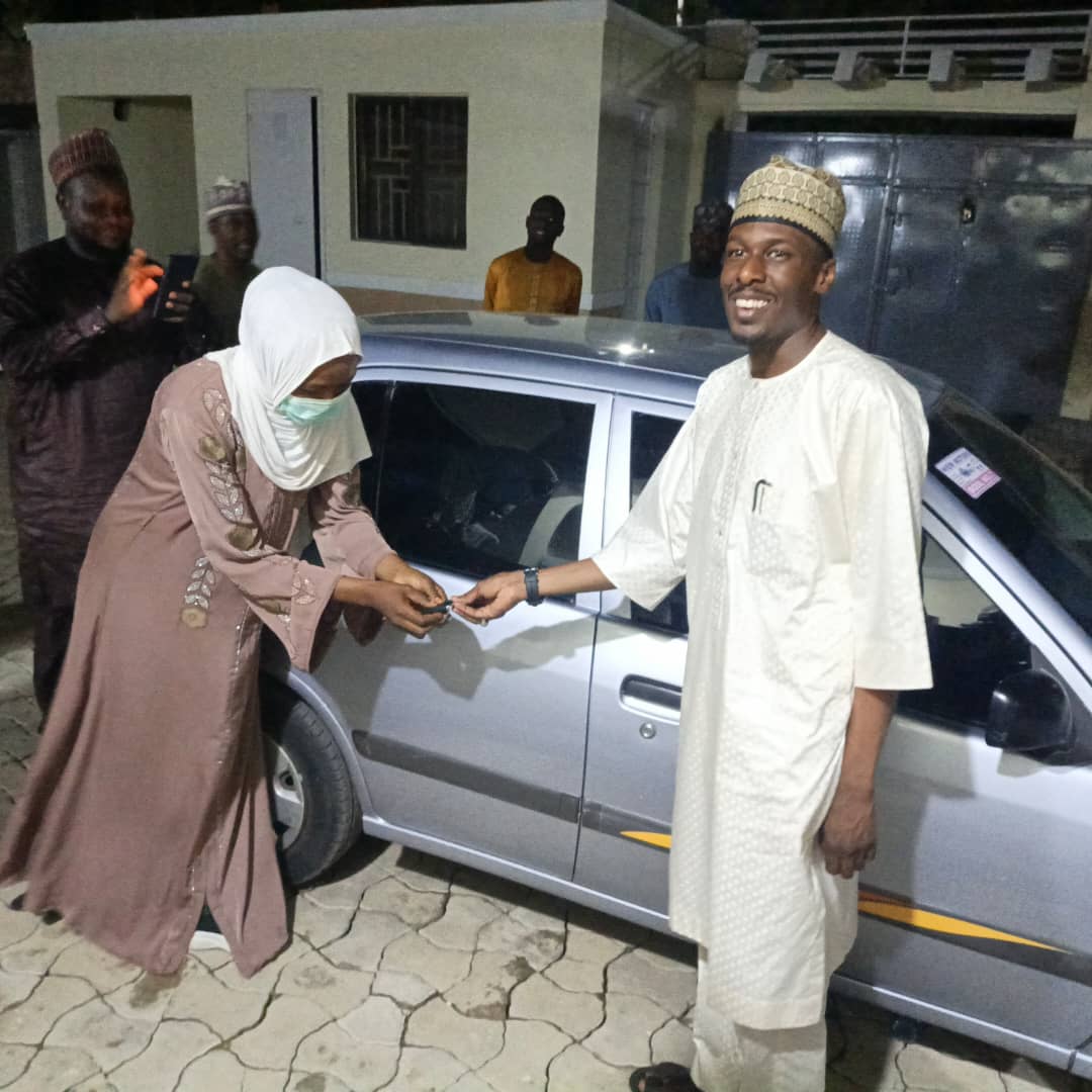 liman_monguno's tweet photo. Let's celebrate with our very own sister Zainab Wakil on her brand new car, gifted to her by our boss Engr Bababe 🎉 https://t.co/PAWZiDaZHz