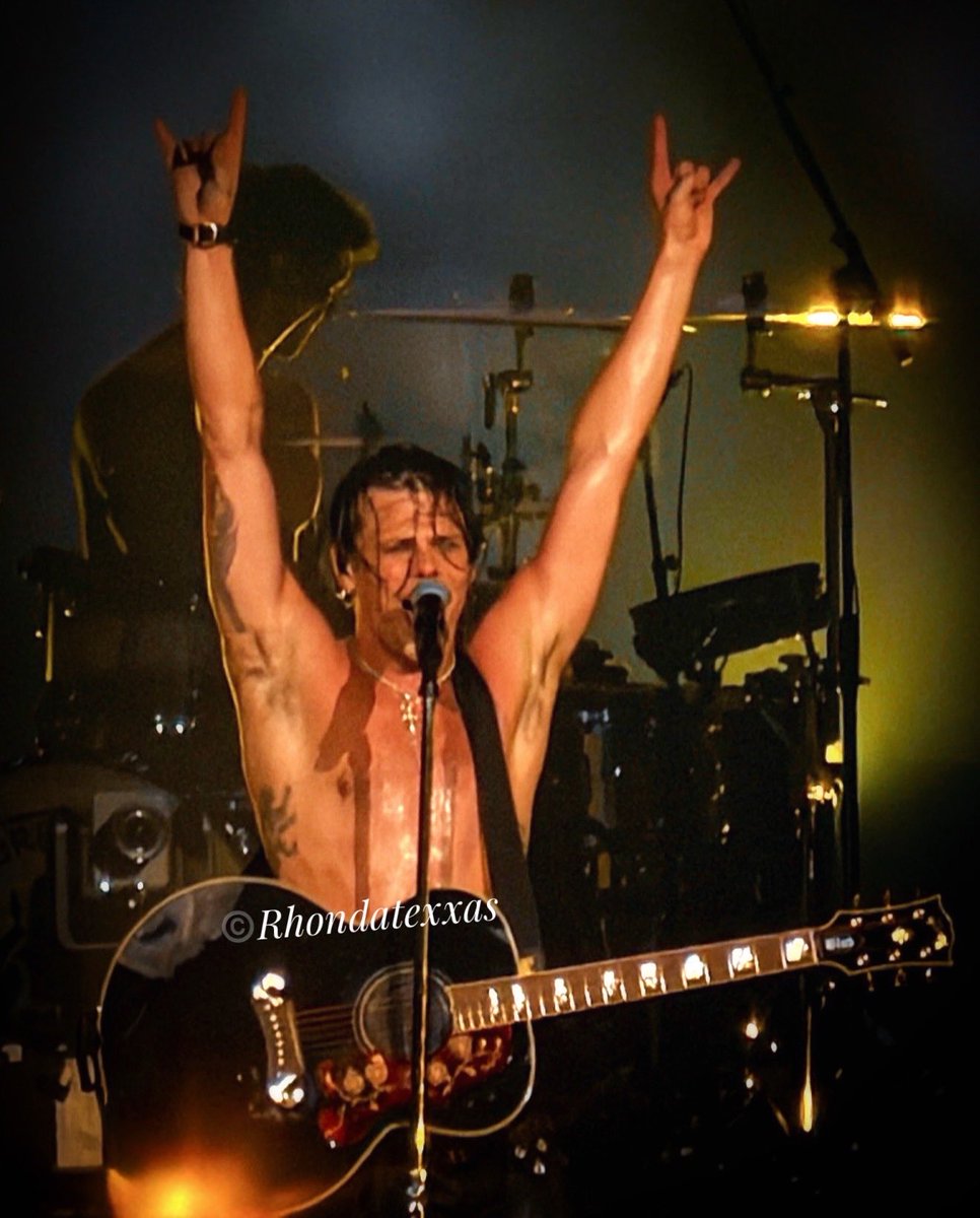 JunebugTexxas's tweet photo. Dom in the Texas heat….. https://t.co/TiAdaffUKv