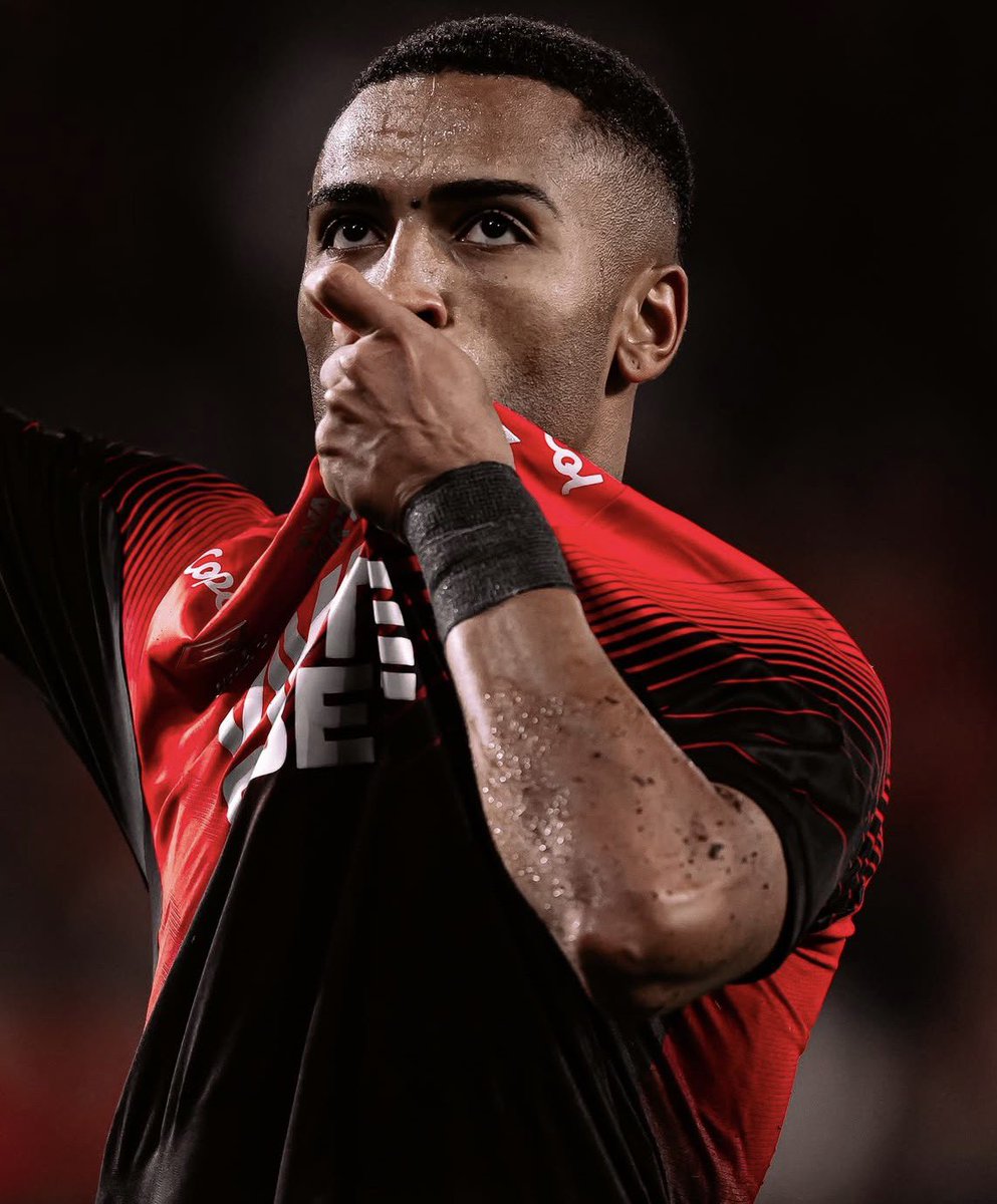 CentralDoCAP's tweet photo. Dois jogos seguidos na Série A em que o Leozinho entra MUITO bem.

Foi importantíssimo pro acesso em 2025. Já mostrou que tem qualidade. Falta regularidade.

Que seja um recomeço dele no Athletico. Pode nos ajudar bastante.

Fundamental pros 3 pontos hoje. https://t.co/wpSUkCFvZ7