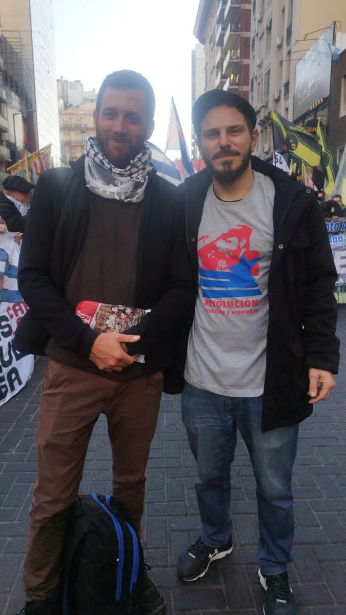 PartidoPCC's tweet photo. En #Argentina, masiva movilización de solidaridad con #Cuba 

#CubaNoEstáSola https://t.co/EYiBBbAA35