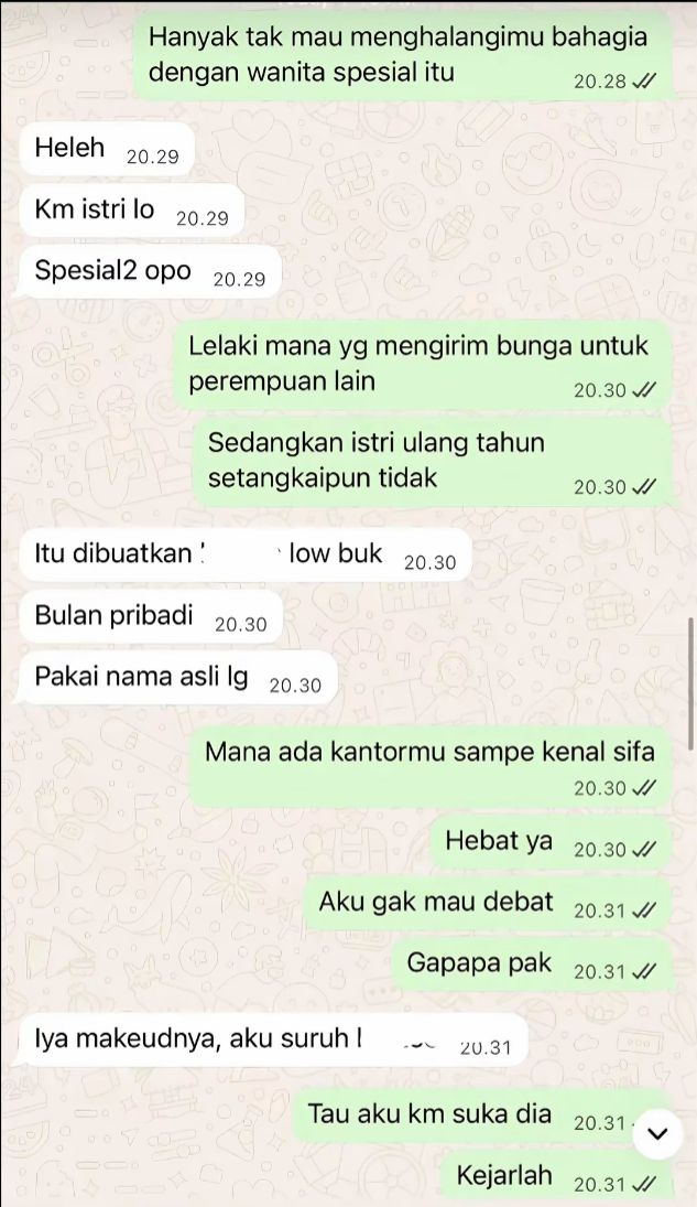 EGA_SHIFA's tweet photo. Km blg Hp km ilang ke salah satu suami Istri disini, akhirnya dibeliin iphone 17promax itu. tp gatau diri ttp minta bulanan dan minta mobil, nauzubillahminzalik https://t.co/E7XkaFR8eu