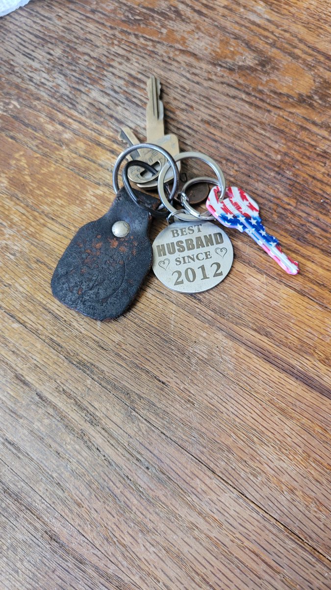 plumberdave's tweet photo. Wife lost her house keys between changing between the Honda and the Chevy. It's around somewhere. 
After helping her dad with breakfast at the Veterans home,  she went to a local small owner hardware store to get keys made. Not those kiosks they have at Lowes. Patriotic house key https://t.co/FrAv0sjGZm