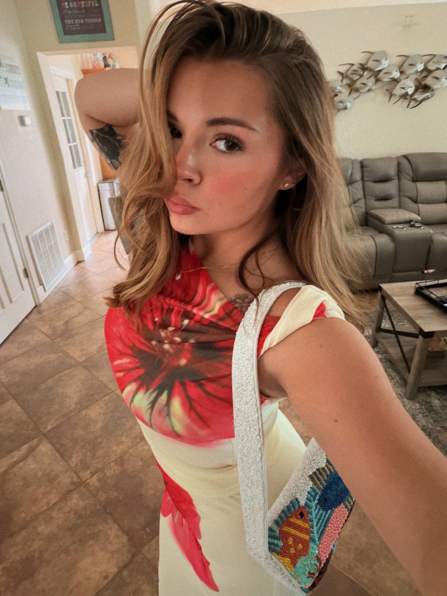 SamiFauna's tweet photo. 🌺 https://t.co/FQrxPcZhW5