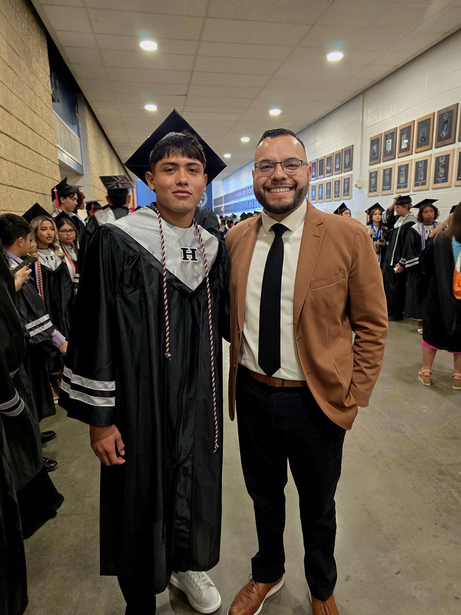 HHSCarrasco's tweet photo. Congratulations to all of our Knights who participated in this morning's graduation ceremony & thank you for all the memories.
Class of 2026 will forever hold a special place in my heart 🫶
#LeadingTheCharge⚔️#ForTheKingdom
@YsletaISD | @BrendaChR1 https://t.co/bpe9RHoWe7