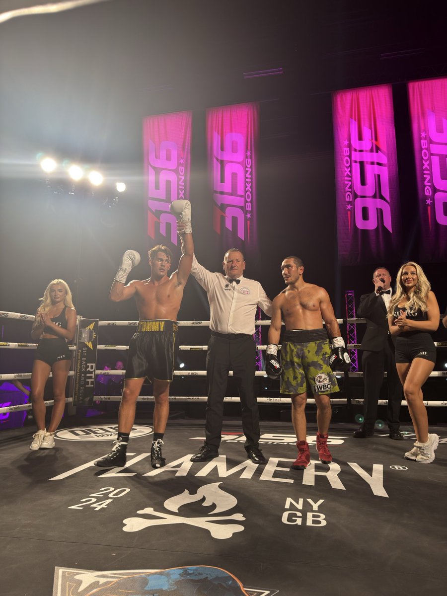TCounterpunch's tweet photo. Tommy Naismith gets the victory on debut in the nights final bout. 40-36 against Octavian Gratti https://t.co/qzNBhCNSZi
