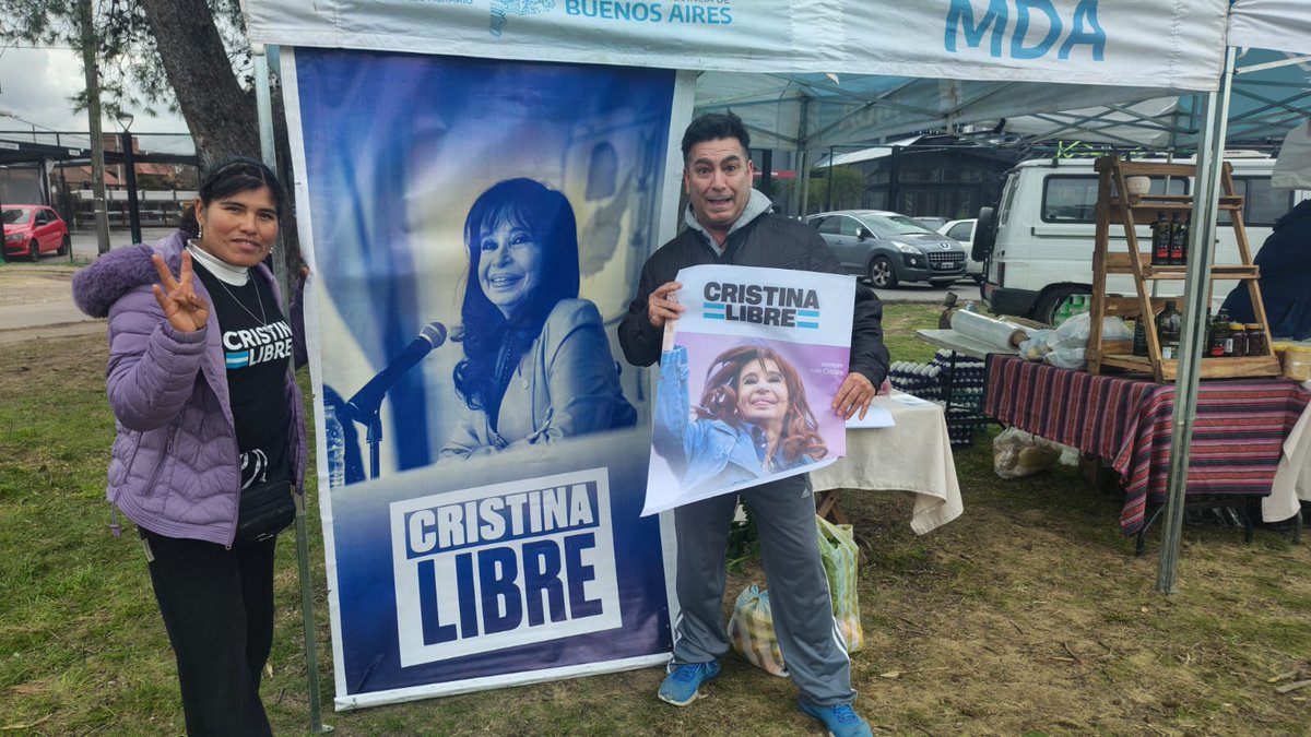 CMLealtad_LP's tweet photo. Queremos alimentos en todas las mesas de los argentinos, a precios accesibles y un cordón frutihorticola acompañado por un estado que lo haga protagonista.

Y sobre todo queremos a #cristinalibre porque sabemos que parte del saqueo de Milei es posible con CFK presa y proscripta https://t.co/QKmkBhJqJw
