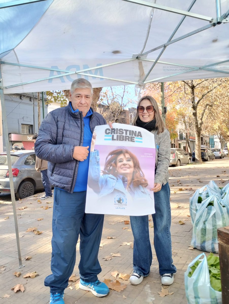 CMLealtad_LP's tweet photo. Feria de productores en el Casco y en Tolosa 🥦🍯🥚🥬🧀🍎

Seguimos organizadxs juntos a los productores para fácilitar el acceso a los alimentos soberanos y potenciar las ventas del sector que sufre constantemente el ajuste del gobierno nacional.

#cristinalibre https://t.co/yB2gpLEV5U