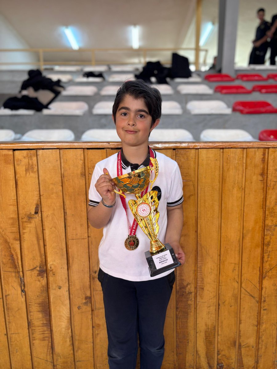 ilgintekkoleji's tweet photo. 19 Mayıs Atatürk'ü Anma Gençlik ve Spor Bayramı sportif faaliyetleri kapsamında yine okulumuza kupaları ve madalyaları taşıdı
2 kategoride 7 kupayı okulumuza taşıyan tüm öğrencilerimizi tebrik ederiz 
🥇ILGIN 1.LERİ
🥈2.LERİ
🥉3.LERİ
Öğrencilerimizi tebrik ederiz.
#ilgintekkoleji https://t.co/hJojbQCGUd